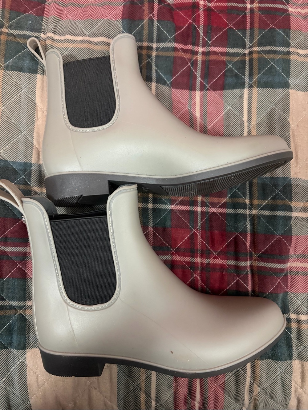 Sam Edelman Tinsley rain Boot. -Classic Slip-On Style